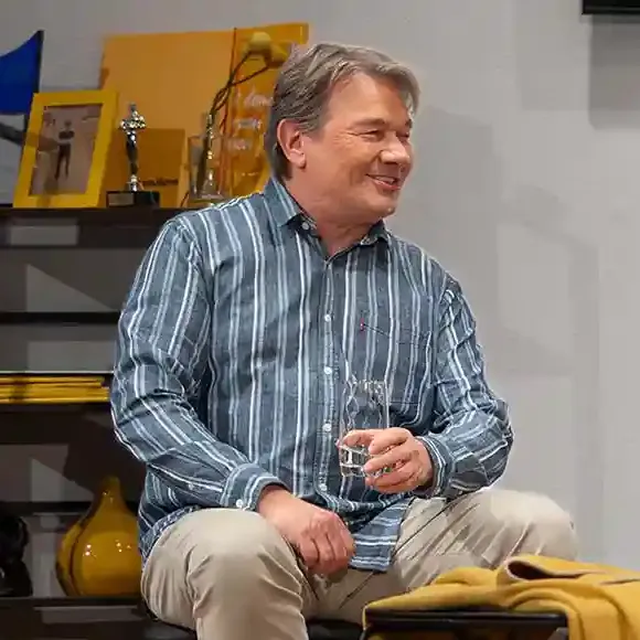 Gottfried Pschill im Stück 2 unter Strom