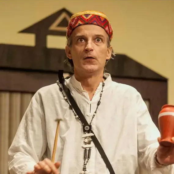 Peter Zemann im Stück Scherben aus Peru